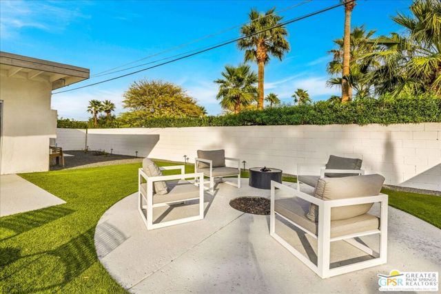 3351 E Paseo Barbara, Palm Springs CA: https://media.crmls.org/mediaz/5e3bffee-e989-4336-a4e0-514b10c60d6a.jpg