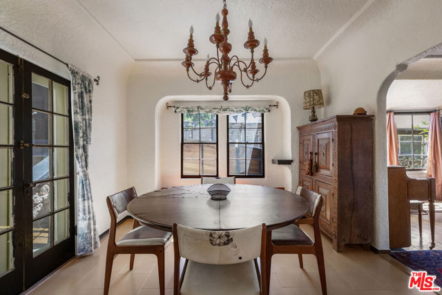 3526 Griffin Avenue, Los Angeles CA: https://media.crmls.org/mediaz/5e3c2f96-3898-468e-b72b-5543d5682e75.jpg