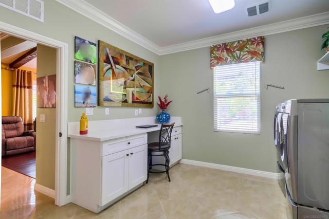 466 Agua Vista Dr, Chula Vista CA: https://media.crmls.org/mediaz/5e3c78ca-44e6-42d4-9063-bafba1e6e914.jpg