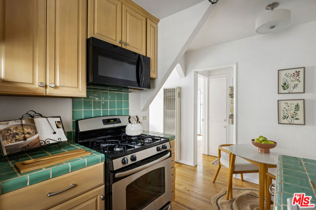 122 Thornton Place photo 31