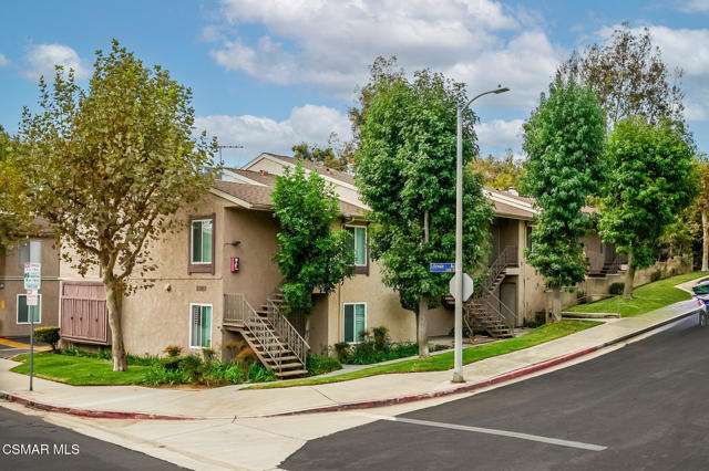 2307 Lillyvale Avenue, Los Angeles CA: https://media.crmls.org/mediaz/5e3d74a9-c604-460c-80d3-67c095afee04.jpg