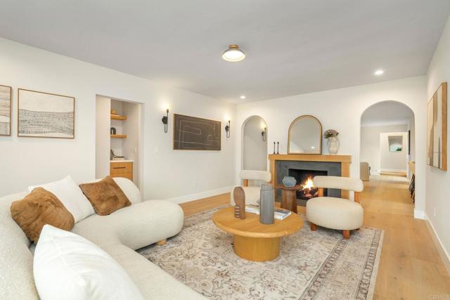 Detail Gallery Image 8 of 31 For 219 W Acacia Ave, El Segundo,  CA 90245 - 4 Beds | 2 Baths