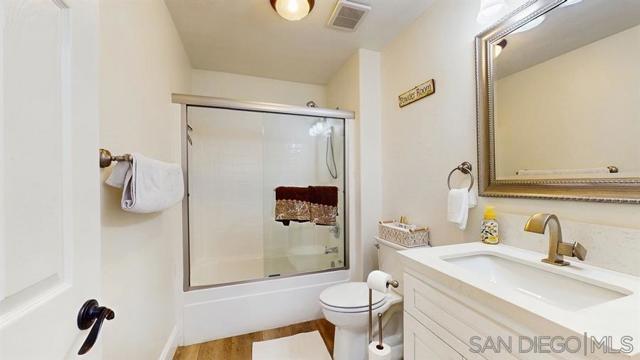 43041 Noble Court, Temecula CA: https://media.crmls.org/mediaz/5e3eeda8-4397-4ec3-8785-6b6067c4c95e.jpg