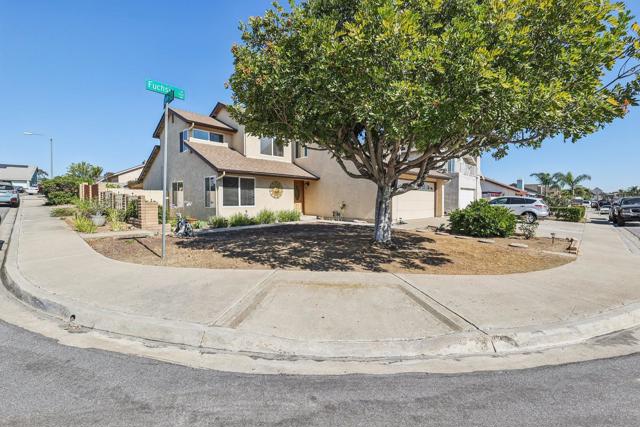 823 Fuchsia Ln, San Diego CA: https://media.crmls.org/mediaz/5e3fad14-6c85-444c-ac1b-56b6cb0175a1.jpg