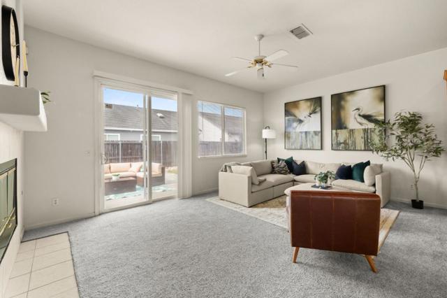 7008 Kilconnell Drive, Elk Grove CA: https://media.crmls.org/mediaz/5e40a654-f49e-4ddb-89cd-30b5619ec82c.jpg