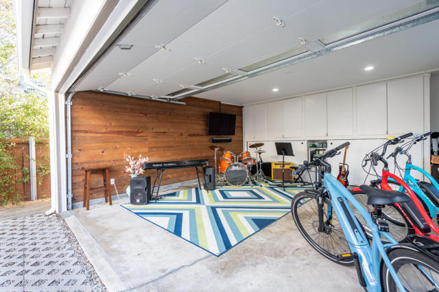 Garage/music studio