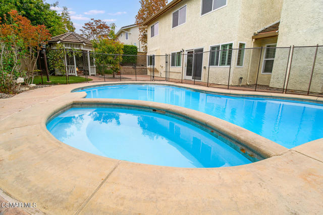 2111 Peak Place, Thousand Oaks CA: https://media.crmls.org/mediaz/5e40c8b7-eb52-41a4-a6a7-3858724157a3.jpg