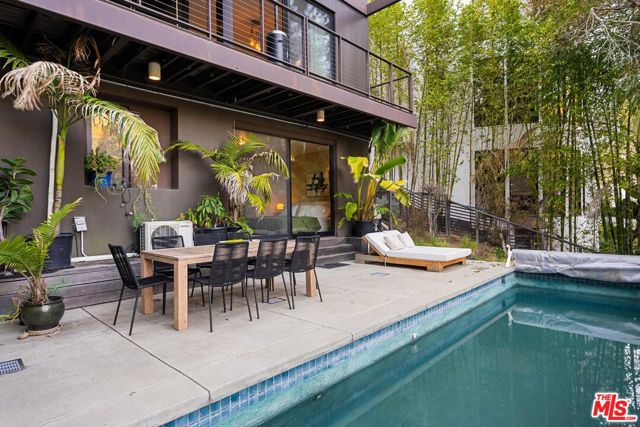 2020 Wattles Drive, Los Angeles CA: https://media.crmls.org/mediaz/5e40d8b4-c213-4427-a4e6-881f8fc909b9.jpg
