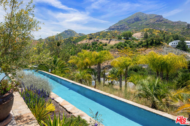 31823 Lobo Canyon Road, Agoura Hills CA: https://media.crmls.org/mediaz/5e418fa7-4b58-4ac4-93f6-e8cbb28668c3.jpg