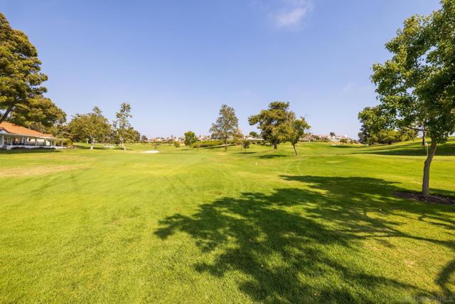 4676 Barcelona Way, Oceanside CA: https://media.crmls.org/mediaz/5e41de05-e6e4-4431-873c-0f3a17247c2b.jpg