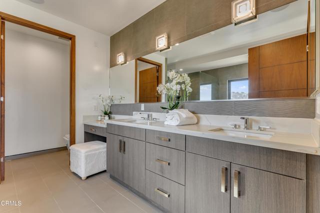 Detail Gallery Image 27 of 69 For 12480 Viewcrest Rd, Los Angeles,  CA 91604 - 5 Beds | 7 Baths