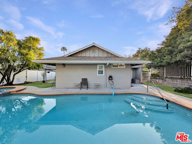 3308 Sparr Boulevard, Glendale CA: https://media.crmls.org/mediaz/5e41fc57-b54c-42e0-944f-1f86e8b9aa79.jpg