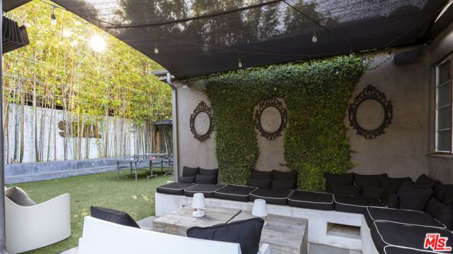 1259 S Bedford Drive, Los Angeles CA: https://media.crmls.org/mediaz/5e4323d5-132c-47c8-8f0f-a36557ce83f7.jpg