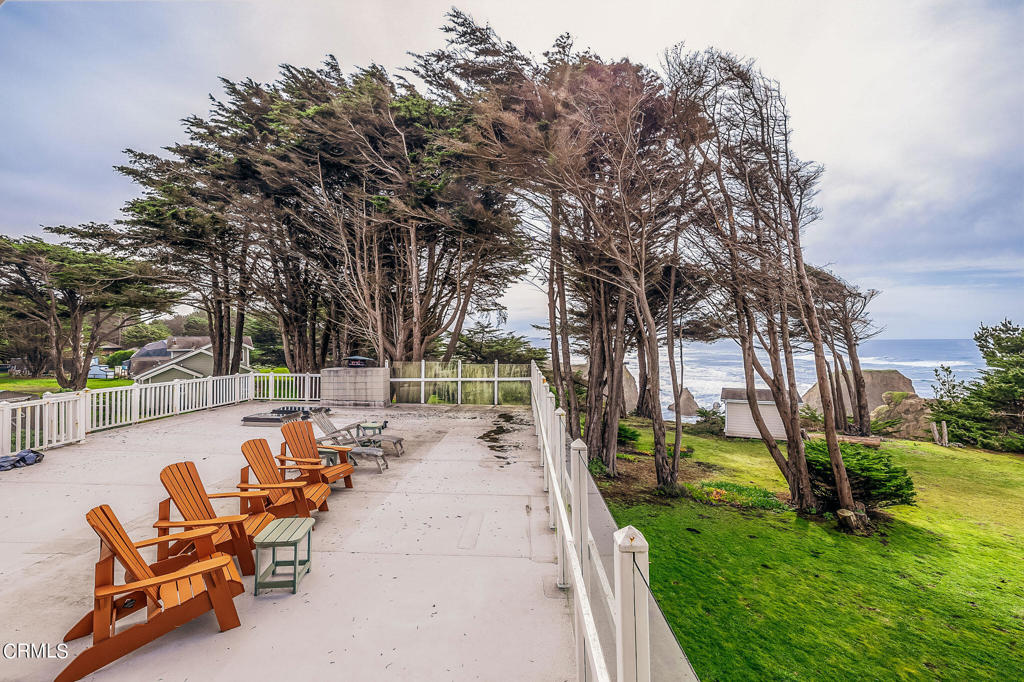 https://media.crmls.org/mediaz/5e44feae-fbd8-435b-98a6-75d39e3b3a18.jpg?preset=X-Large