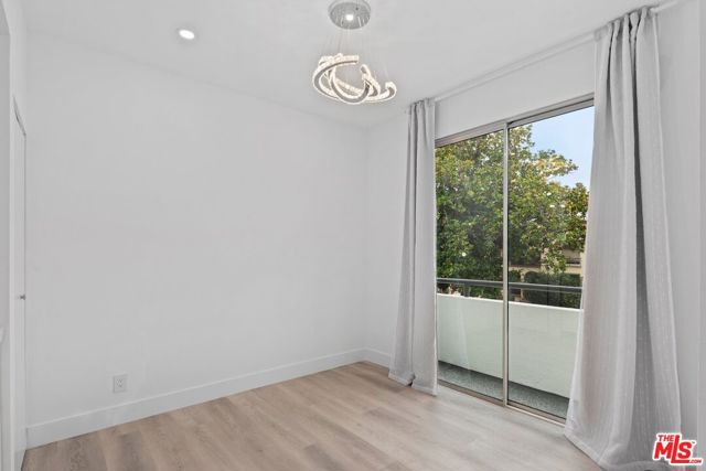 1136 S Shenandoah Street, Los Angeles CA: https://media.crmls.org/mediaz/5e451483-62d4-4817-ace2-d3ed7ff1bb76.jpg