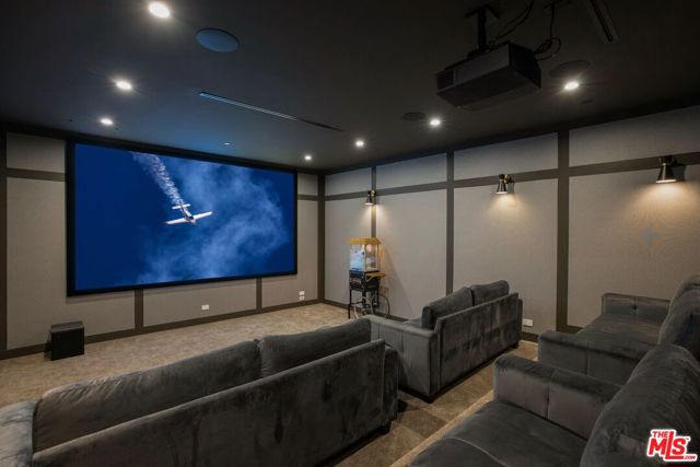 3935 Rhodes Avenue, Studio City CA: https://media.crmls.org/mediaz/5e45a1e4-892e-4eb6-a4a6-4b04d01c101b.jpg