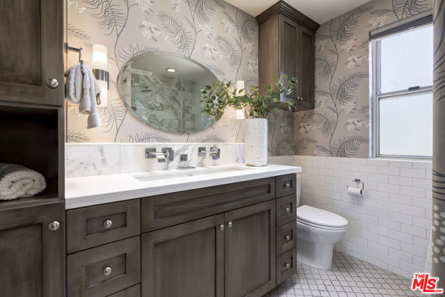 1630 E Palm Avenue, El Segundo CA: https://media.crmls.org/mediaz/5e45e50f-06a2-41c0-b1f1-2221660a6ba7.jpg
