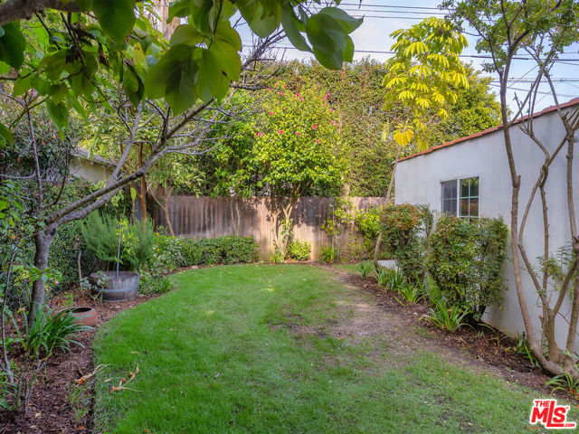 Image 28 of 31 For 2026 Greenfield Avenue