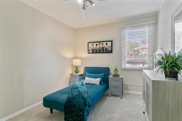 141 Knoll Circle, South San Francisco CA: https://media.crmls.org/mediaz/5e463d7b-4143-44fa-a386-333e6d109ff1.jpg