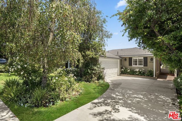 9742 Saturn Street, Los Angeles CA: https://media.crmls.org/mediaz/5e464ad6-07b6-4294-aaa0-72585bf27b43.jpg