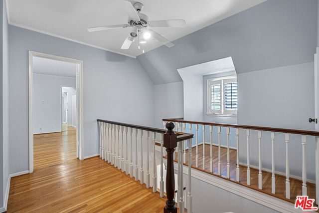 2427 Benedict Canyon Drive, Beverly Hills CA: https://media.crmls.org/mediaz/5e46d267-7077-4f0b-8129-6fdf3f104961.jpg