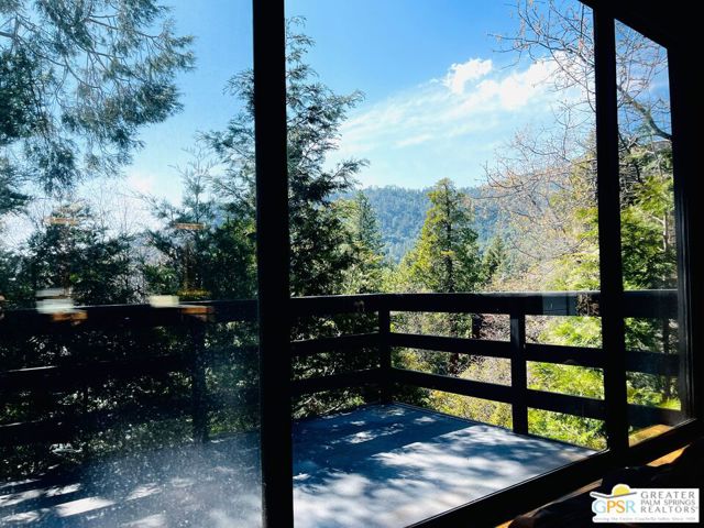 25150 Cougar Road, Idyllwild CA: https://media.crmls.org/mediaz/5e46fd9e-f437-4df6-b51f-45c7ee150985.jpg