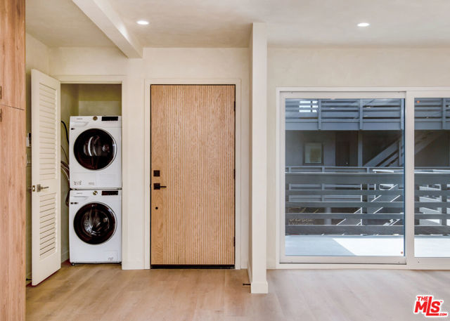 1105 N Coast Highway, Laguna Beach CA: https://media.crmls.org/mediaz/5e471980-0af9-473d-8555-6a9f6a670a1d.jpg