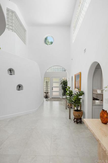 1203 Caminito Graciela, Encinitas CA: https://media.crmls.org/mediaz/5e473846-6a8e-416e-bcf8-16f3c110e163.jpg