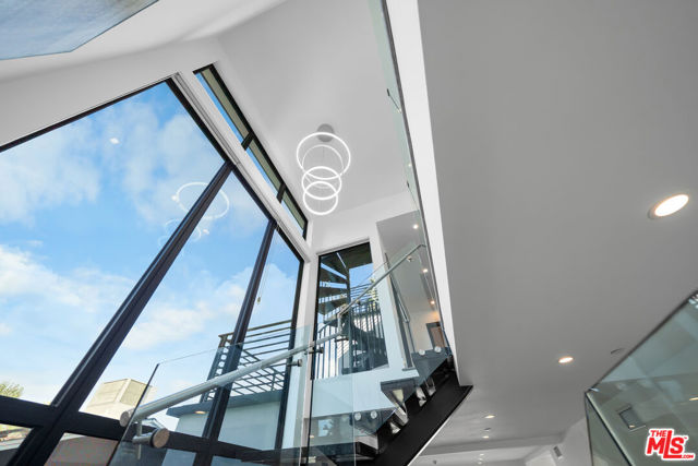 5812 Willis Avenue, Sherman Oaks CA: https://media.crmls.org/mediaz/5e473e77-7ae4-4470-bbfd-150244c5f581.jpg