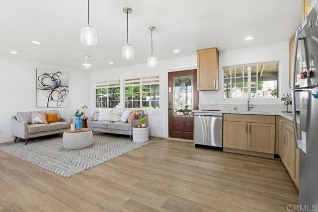 Detail Gallery Image 12 of 36 For 9462 Doheny Rd., Santee,  CA 92071 - 3 Beds | 1 Baths