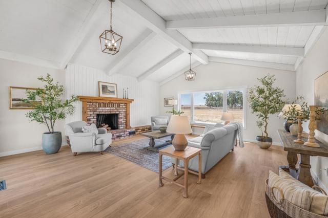 461 Morada Lane, Hollister CA: https://media.crmls.org/mediaz/5e496835-749b-428f-8e96-895624f98d30.jpg