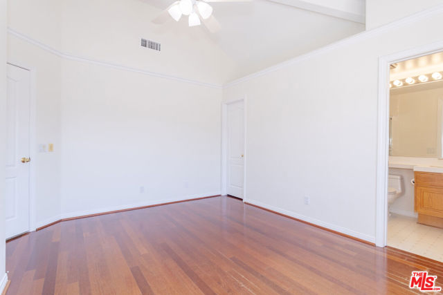27350 Landon Place, Valencia CA: https://media.crmls.org/mediaz/5e4ab5d6-6241-45e2-bac9-4330073614e0.jpg