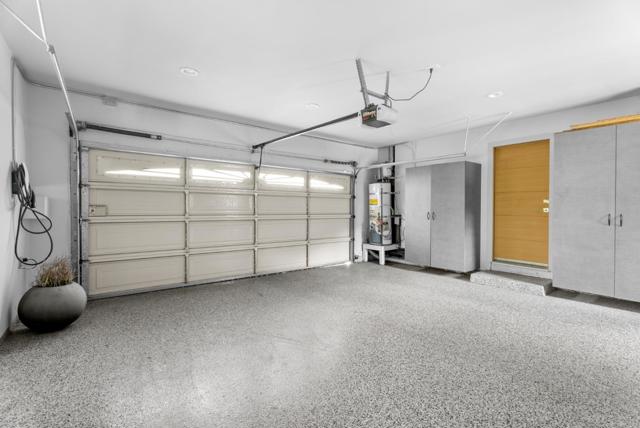 730 Monte Rosa Drive, Menlo Park CA: https://media.crmls.org/mediaz/5e4b96f4-d39c-4617-a18a-c611f9cbd253.jpg