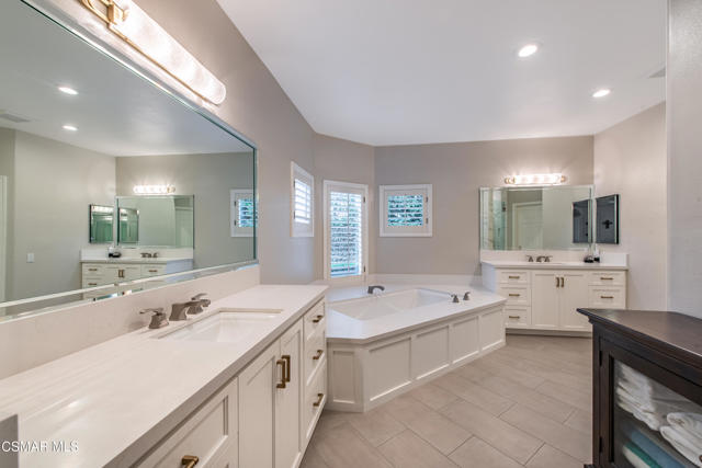 48 Golden Glen Drive, Simi Valley CA: https://media.crmls.org/mediaz/5e4bd1e4-ce64-4036-a7ee-6ee0aaa34b0a.jpg