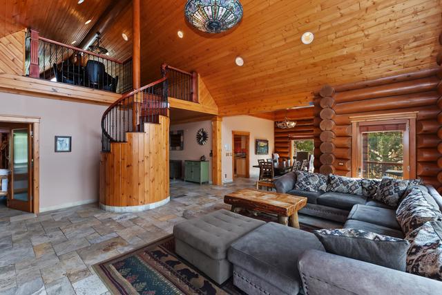 42400 Eagle Ridge, Big Bear CA: https://media.crmls.org/mediaz/5e4c12f3-e45f-4514-a045-42a2980e3c7f.jpg