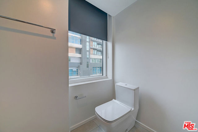 200 W Ocean Boulevard, Long Beach CA: https://media.crmls.org/mediaz/5e4c2e83-fe3e-4b2a-8b2b-88f24d233500.jpg