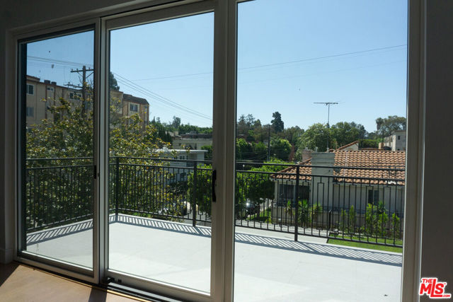 10360 Ilona Avenue, Los Angeles CA: https://media.crmls.org/mediaz/5e4c764d-8cf2-4352-ae7f-e89bc2752f67.jpg