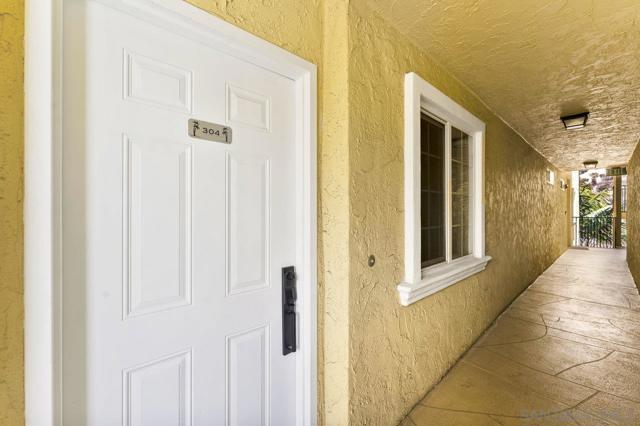 5055 Collwood Blvd, San Diego CA: https://media.crmls.org/mediaz/5e4c9f44-babb-4807-9dd1-ea85ace99e15.jpg