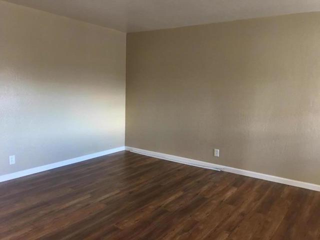 755 E Duane Avenue, Sunnyvale CA: https://media.crmls.org/mediaz/5e4d5b69-fd57-4557-8426-1296ca0848e4.jpg
