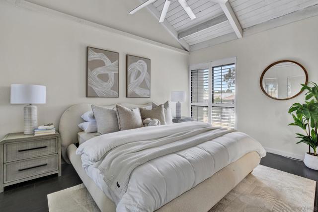 675 S Sierra Ave, Solana Beach CA: https://media.crmls.org/mediaz/5e4dd9f3-cb8a-4ee0-9f3f-4b323dfacb57.jpg