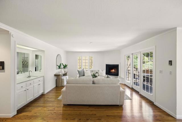 11633 Dawson Drive, Los Altos Hills CA: https://media.crmls.org/mediaz/5e4e2711-a445-4541-9d43-129aa7bee9ef.jpg
