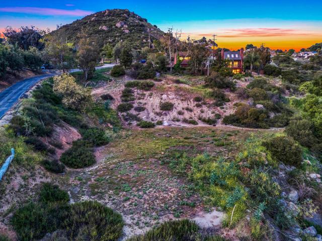 30593 Miller Road, Valley Center CA: https://media.crmls.org/mediaz/5e4e70e8-3a05-4034-a821-06f6fc79b8ab.jpg