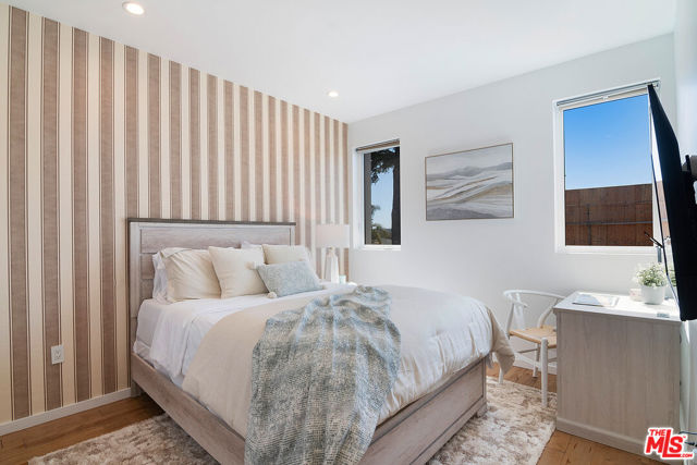 1623 S Bedford Street, Los Angeles CA: https://media.crmls.org/mediaz/5e4e75d2-562e-475b-ba4b-b20dd3eee1f9.jpg