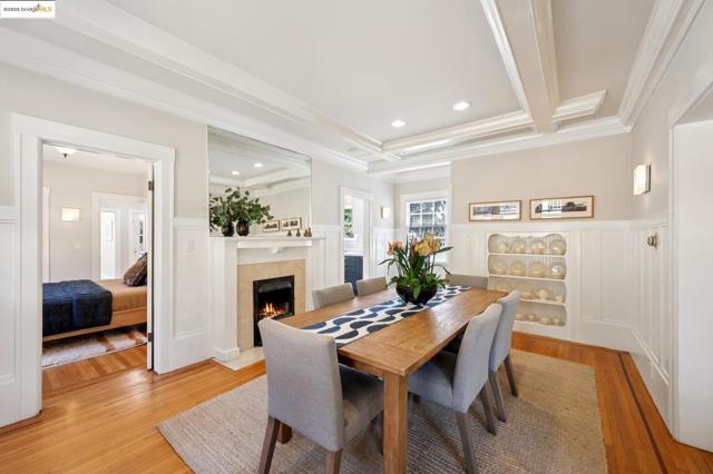 485 Hardy St, Oakland CA: https://media.crmls.org/mediaz/5e4e7d0d-5783-42c9-975b-9e6660e83a10.jpg