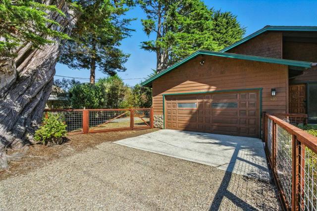 430 Marine Boulevard, Moss Beach CA: https://media.crmls.org/mediaz/5e4e7ff8-ee34-418a-acf4-78be69da908f.jpg