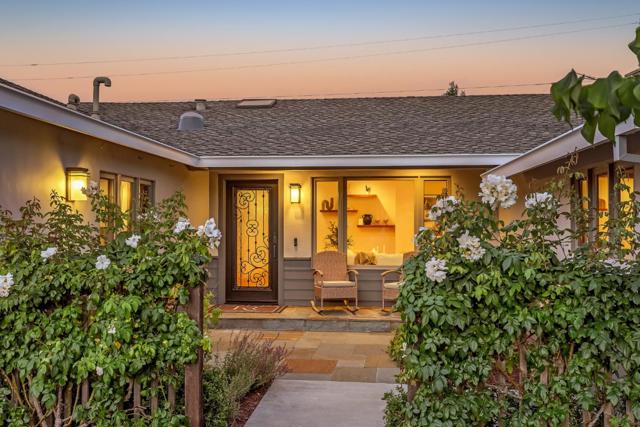 15700 Kavin Lane, Los Gatos CA: https://media.crmls.org/mediaz/5e4eb7da-855e-45eb-b0f4-d0362c9d7423.jpg