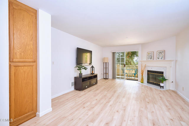 Detail Gallery Image 7 of 59 For 2713 Antonio Dr #110,  Camarillo,  CA 93010 - 2 Beds | 2 Baths