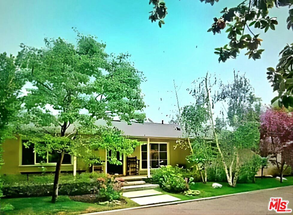 13324 W SUNSET — architectural residence