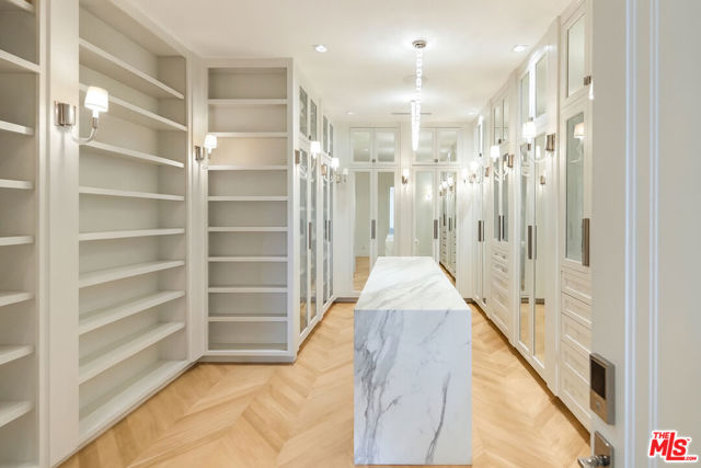 11753 Wetherby Lane, Los Angeles CA: https://media.crmls.org/mediaz/5e504c19-25d0-470f-a07c-8bc179b682a1.jpg