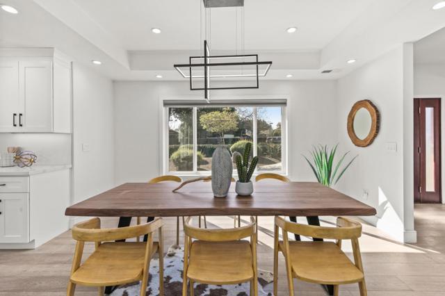990 Rose Avenue, Mountain View CA: https://media.crmls.org/mediaz/5e50849e-14c4-4a53-93a2-9a63c067e457.jpg